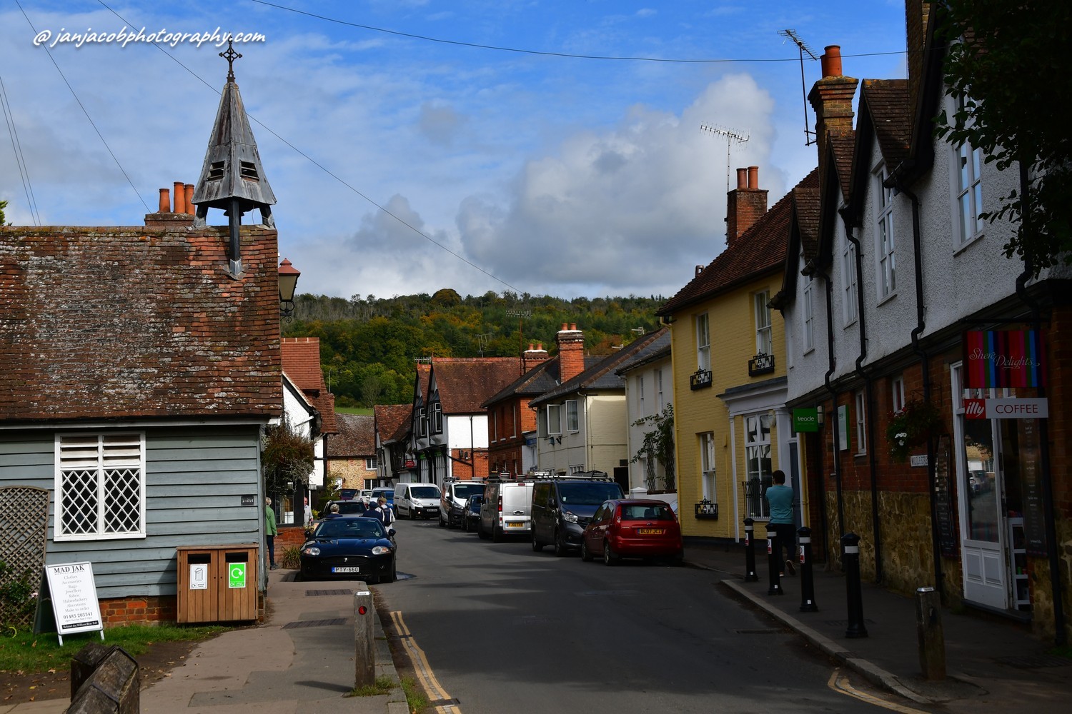 Dorking Refurbishment Services After Water Damage - Call 07525 617575