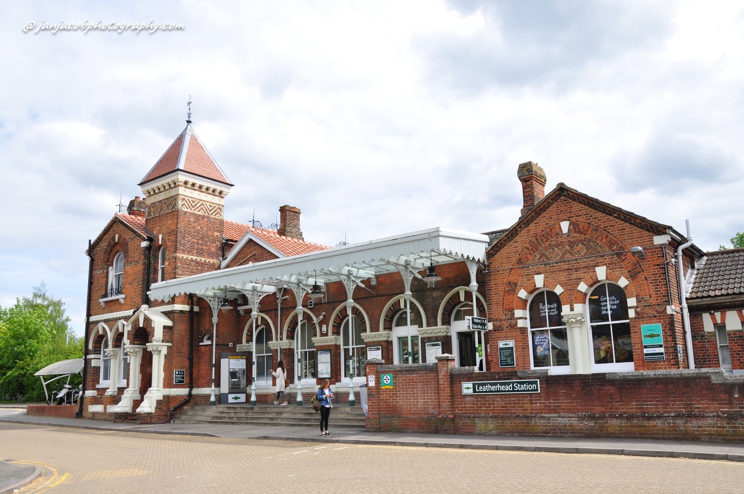 Leatherhead Services After Water or Fire Damage - Call 07525 617575